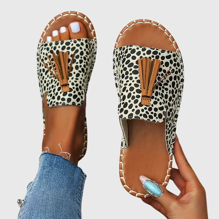 Lorraine | Boho-Quasten Sandalen