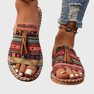 Lorraine | Boho-Quasten Sandalen