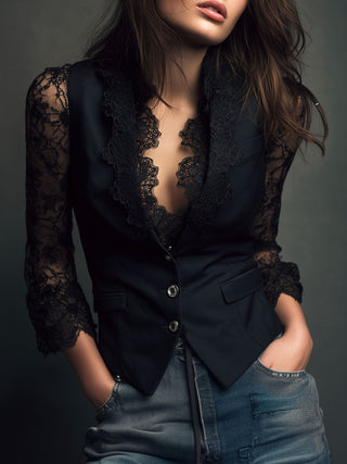 Selina | Elegante Spitzenbluse mit taillierter Weste
