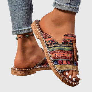 Lorraine | Boho-Quasten Sandalen