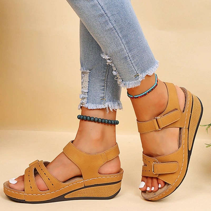 Helene | Sandalen mit Schnallenriemen