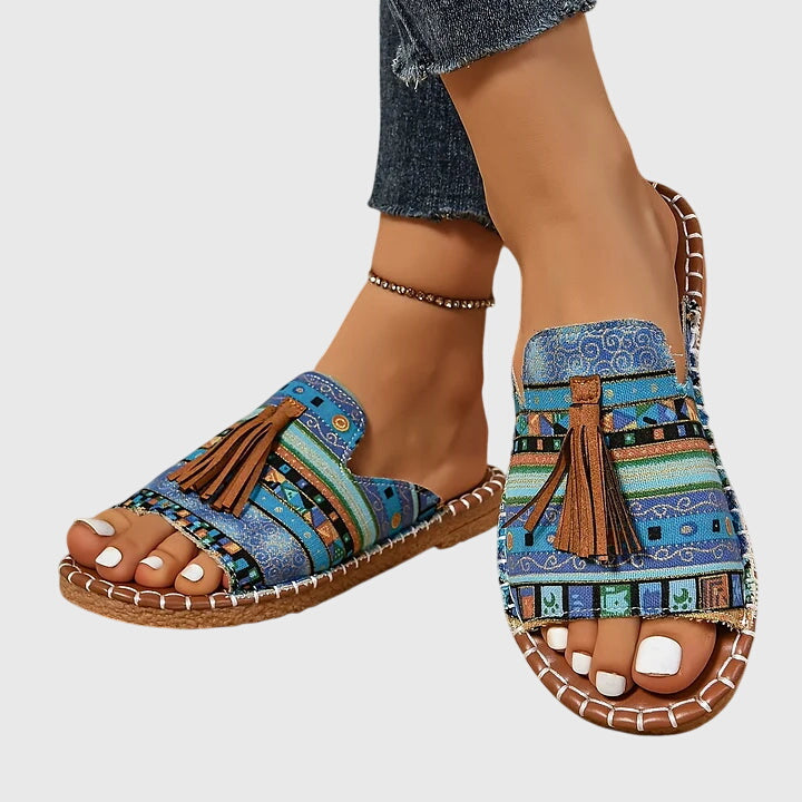 Lorraine | Boho-Quasten Sandalen