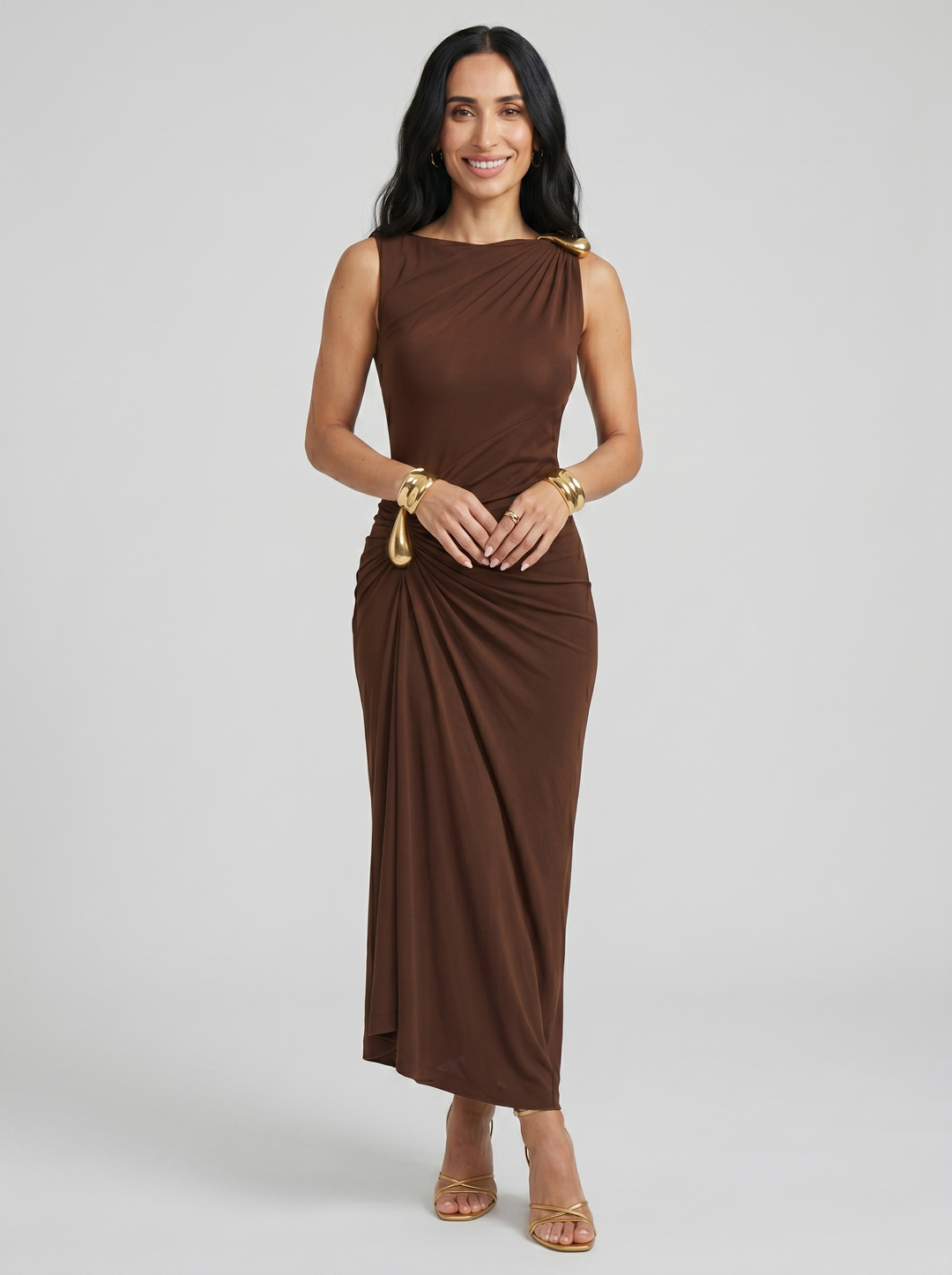Cinthia | Elegantes Kleid mit goldenen Verzierungen