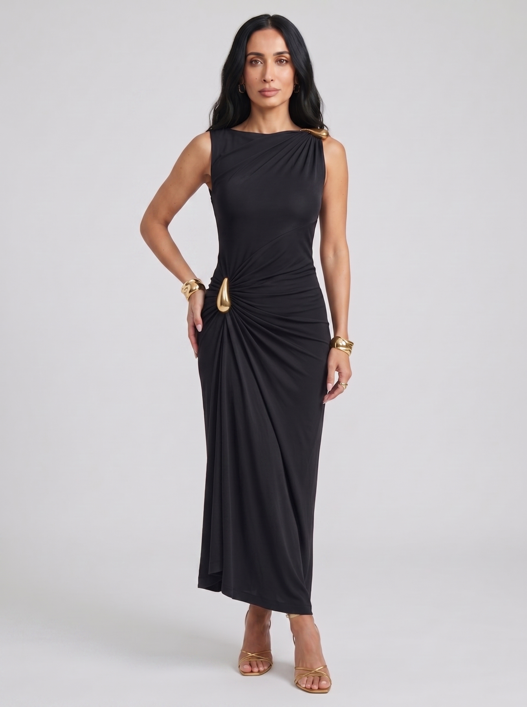 Cinthia | Elegantes Kleid mit goldenen Verzierungen