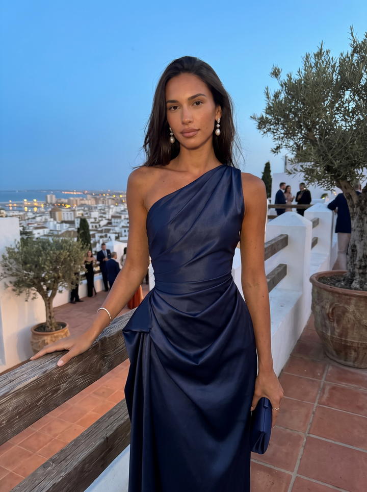 Iris | Langes Kleid mit asymmetrischem Ausschnitt