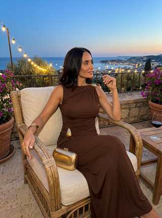 Cinthia | Elegantes Kleid mit goldenen Verzierungen