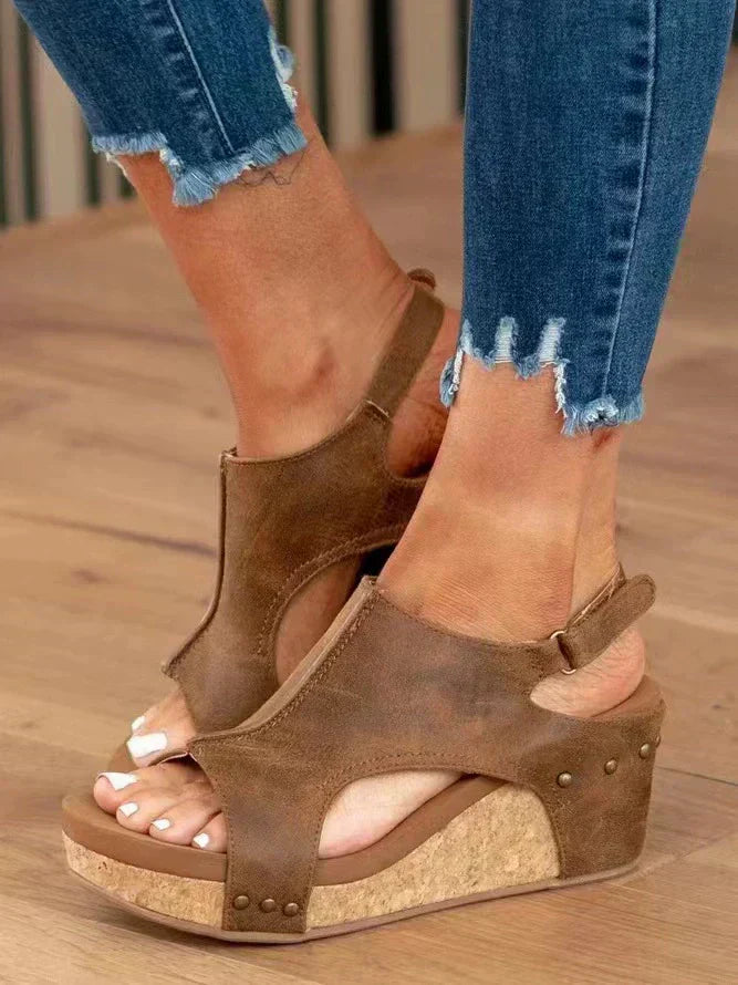Briellae | Stilvolle Sandalen mit Kreuzriemen
