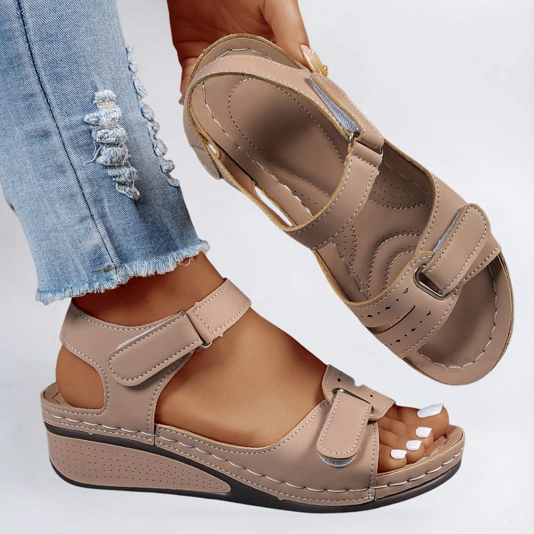 Margot | Keilsandalen mit Riemen