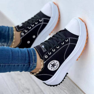 Lily | Klassische Schnürsneaker