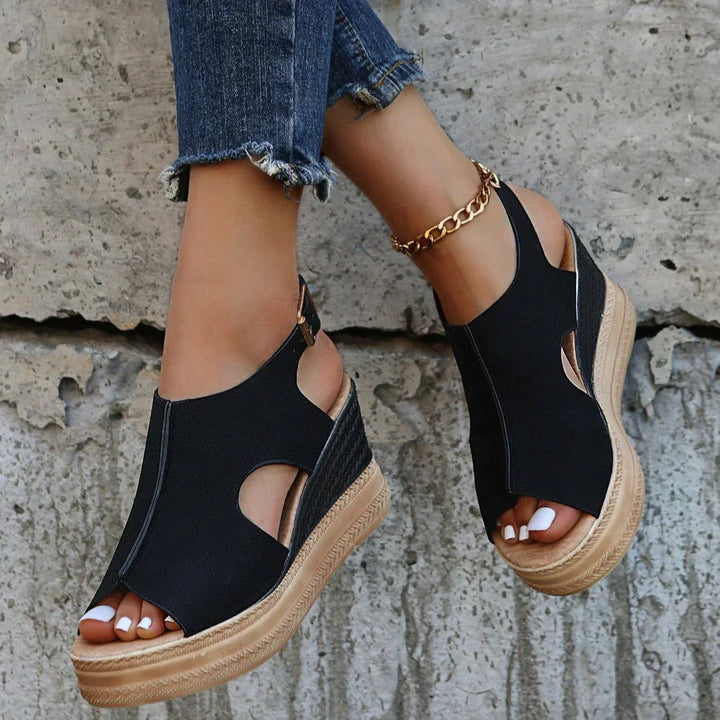 Maeve | Leichte Keilsandalen