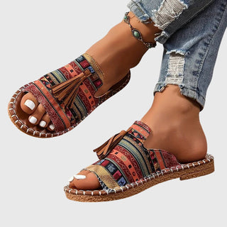 Lorraine | Boho-Quasten Sandalen