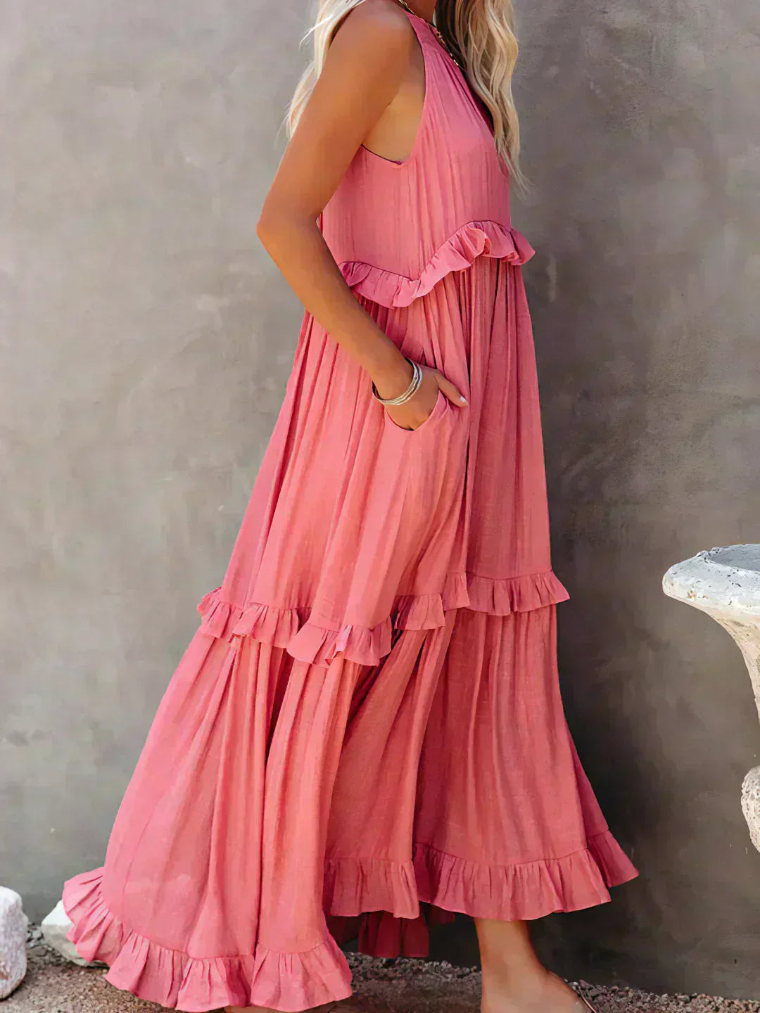 Lou | Elegantes ärmelloses Kleid mit Rüschen