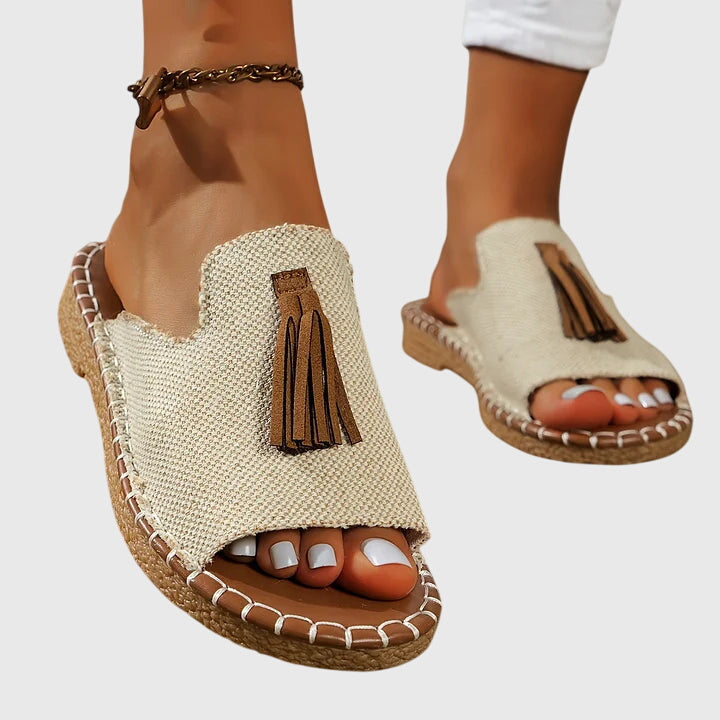Lorraine | Boho-Quasten Sandalen