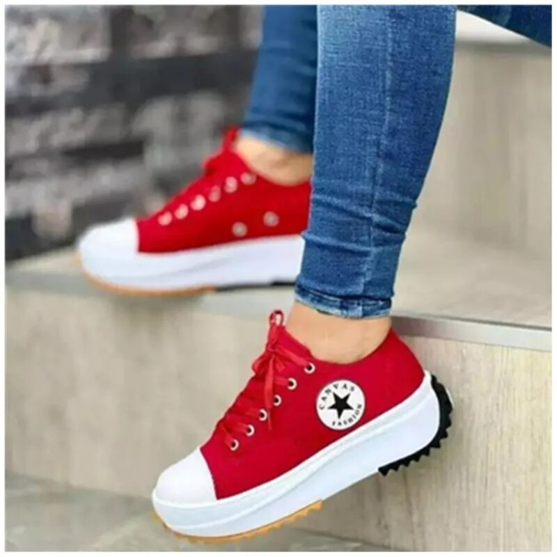 Lily | Klassische Schnürsneaker